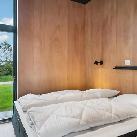 Vakantiehuis Lovely In With Sauna *